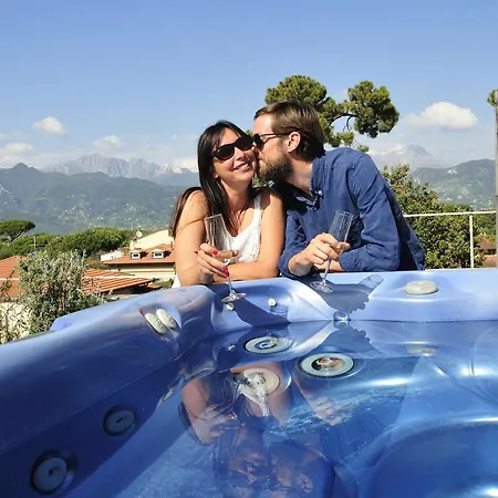 Viscardo Otel Forte dei Marmi