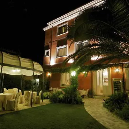 Hotell Viscardo 4*